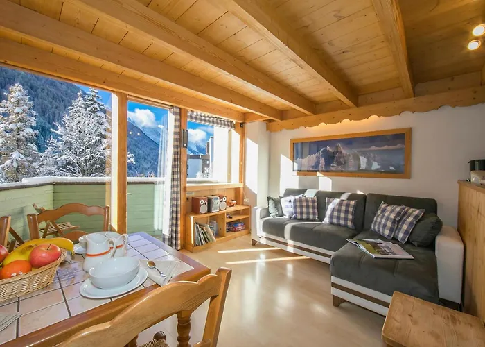 Grand Roc - Ancolies 206 Happy * Chamonix